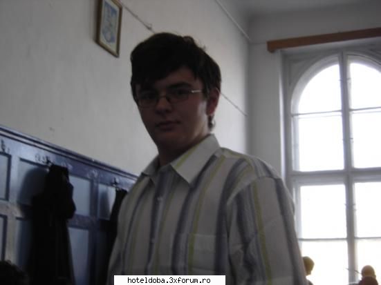 el este seful nostru (al clasei paul poze cu colegi