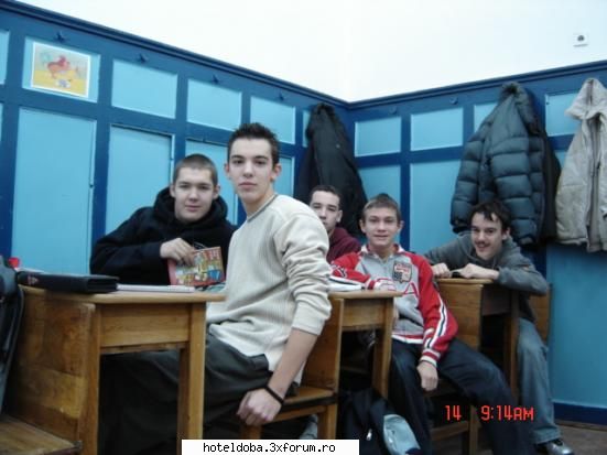 grupul vesel (g.v.) banca : hoara vlad ;  pavel silviu
a doua banca : dumitrescu titi ; selegean